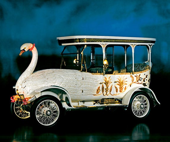 Featuring flashing eyes, steam from its mouth and brushes to clean the tyres from elephant dung