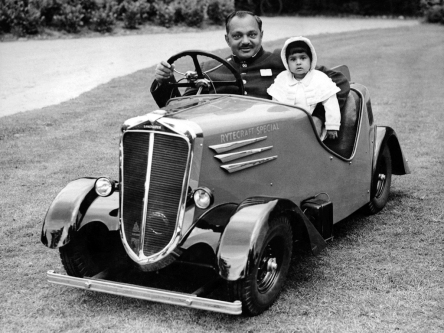 Fun for all the family – here Jamsahib Digvijaysinhji of Nawanagar’s is seen with his daughter in a Lanchester replica