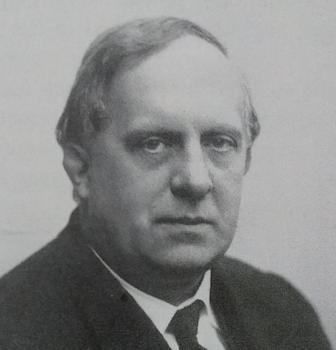 A black and white photo of Frederick Lanchester.